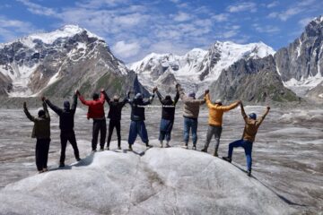 snow lake and hispar la trek