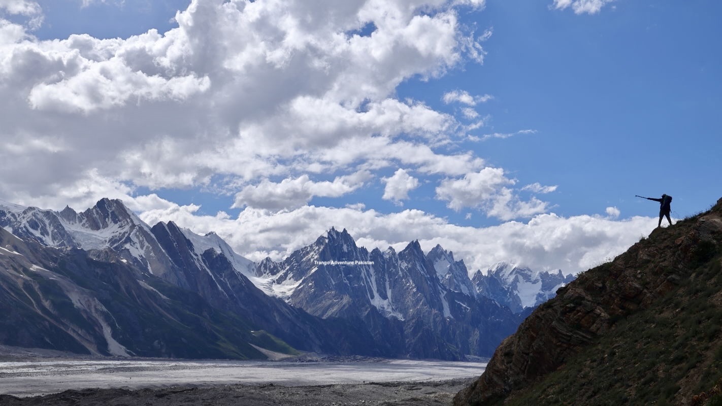 Snow lake hispar la trek